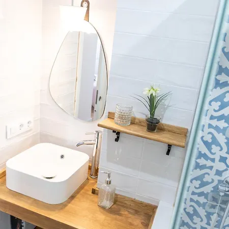 Nayber Gavia - Nuevo Y Centrico En *