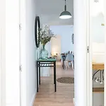 Nayber Gavia - Nuevo Y Centrico En Apartment